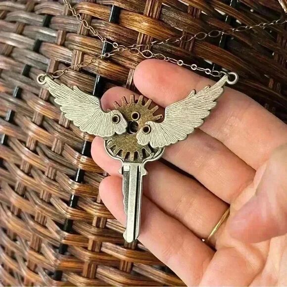 Steampunk Articulating dreams key and wings necklace with mixed metals - Picture 4 of 4